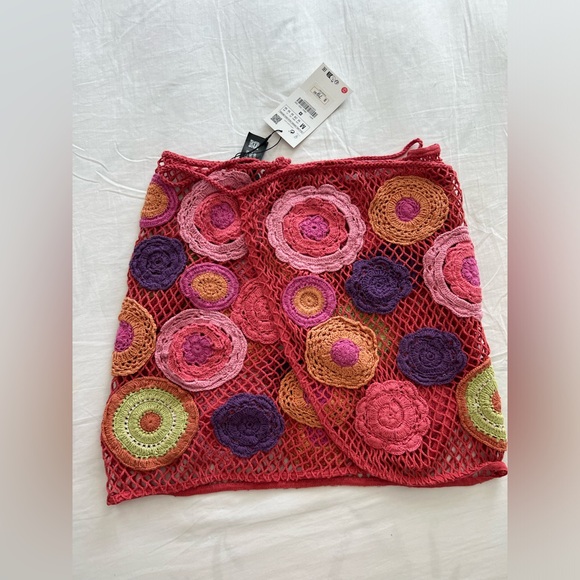 NWT ZARA BLOG FAVE CROCHET knit ecru pink/red FLORAL mini SKIRT size M - Picture 7 of 16